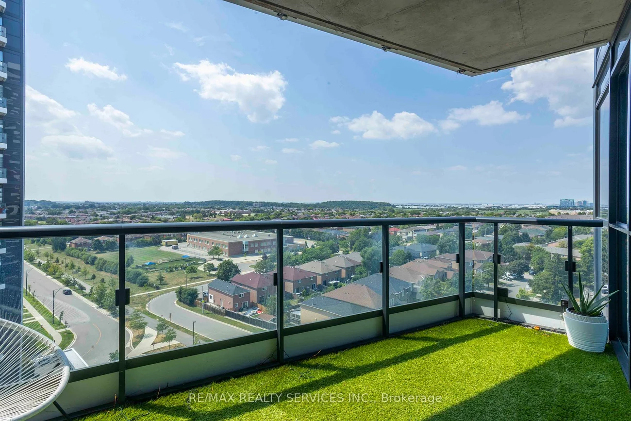 35, Watergarden, Hurontario, Mississauga