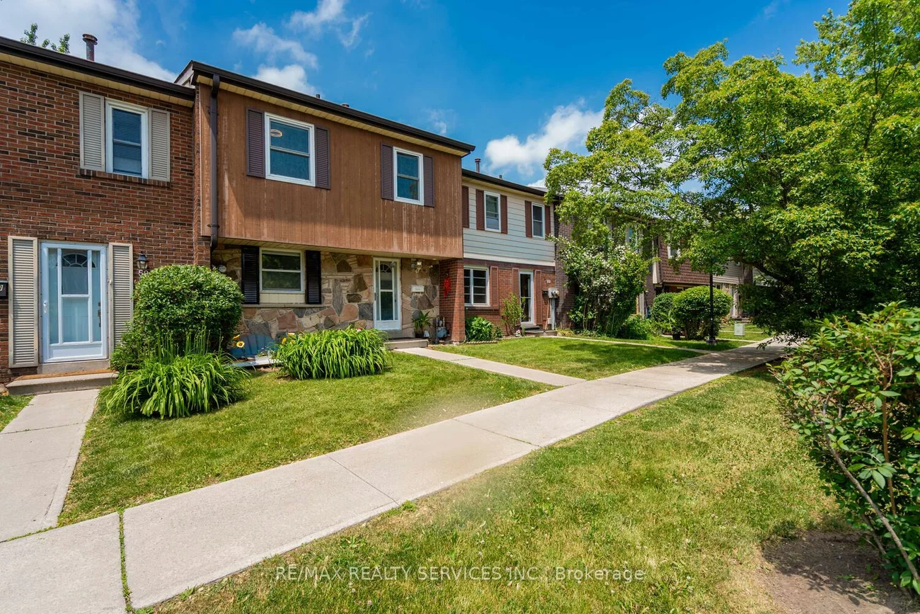 2825, Gananoque, Meadowvale, Mississauga