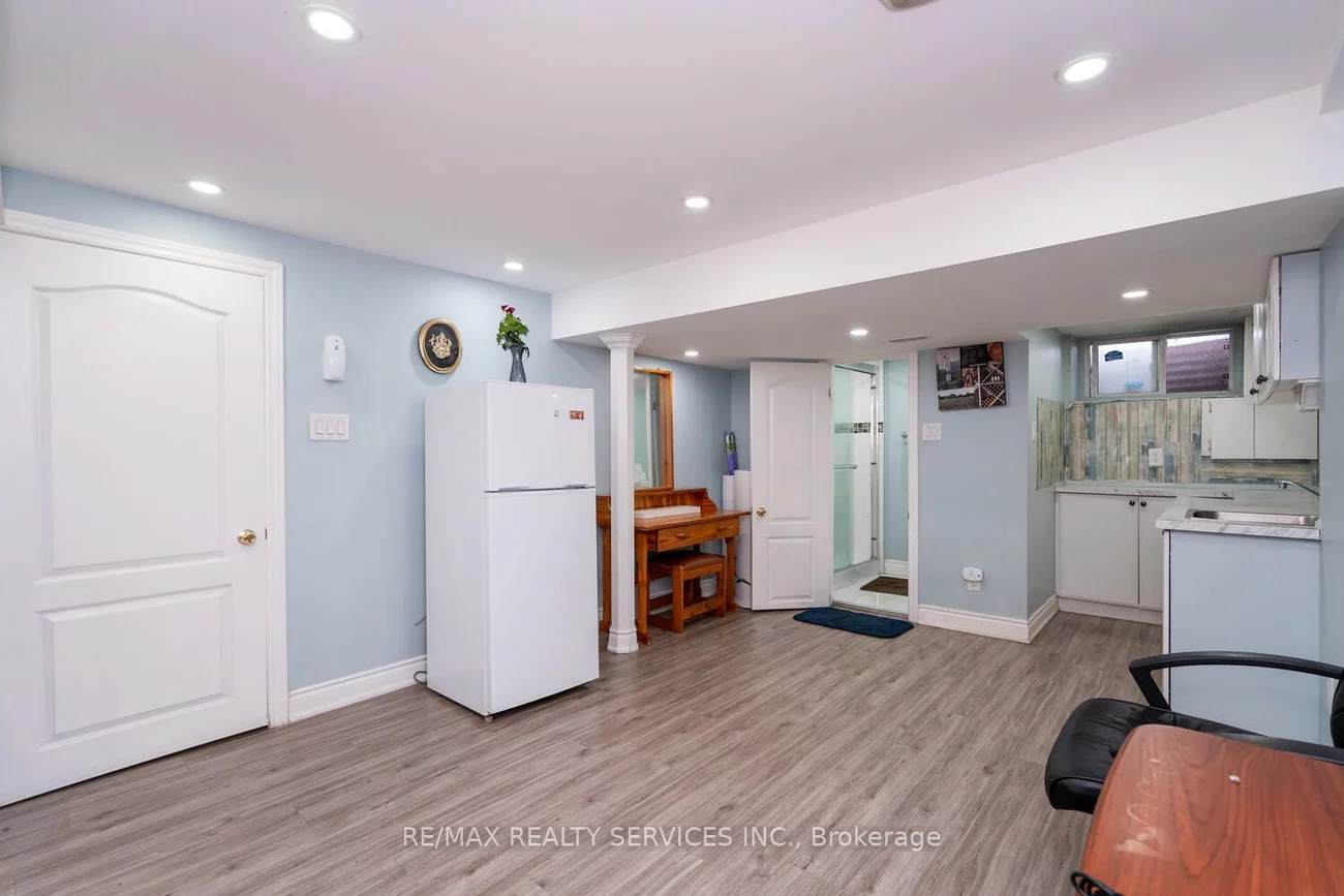 2825, Gananoque, Meadowvale, Mississauga