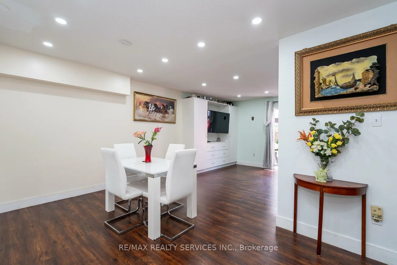 2825, Gananoque, Meadowvale, Mississauga