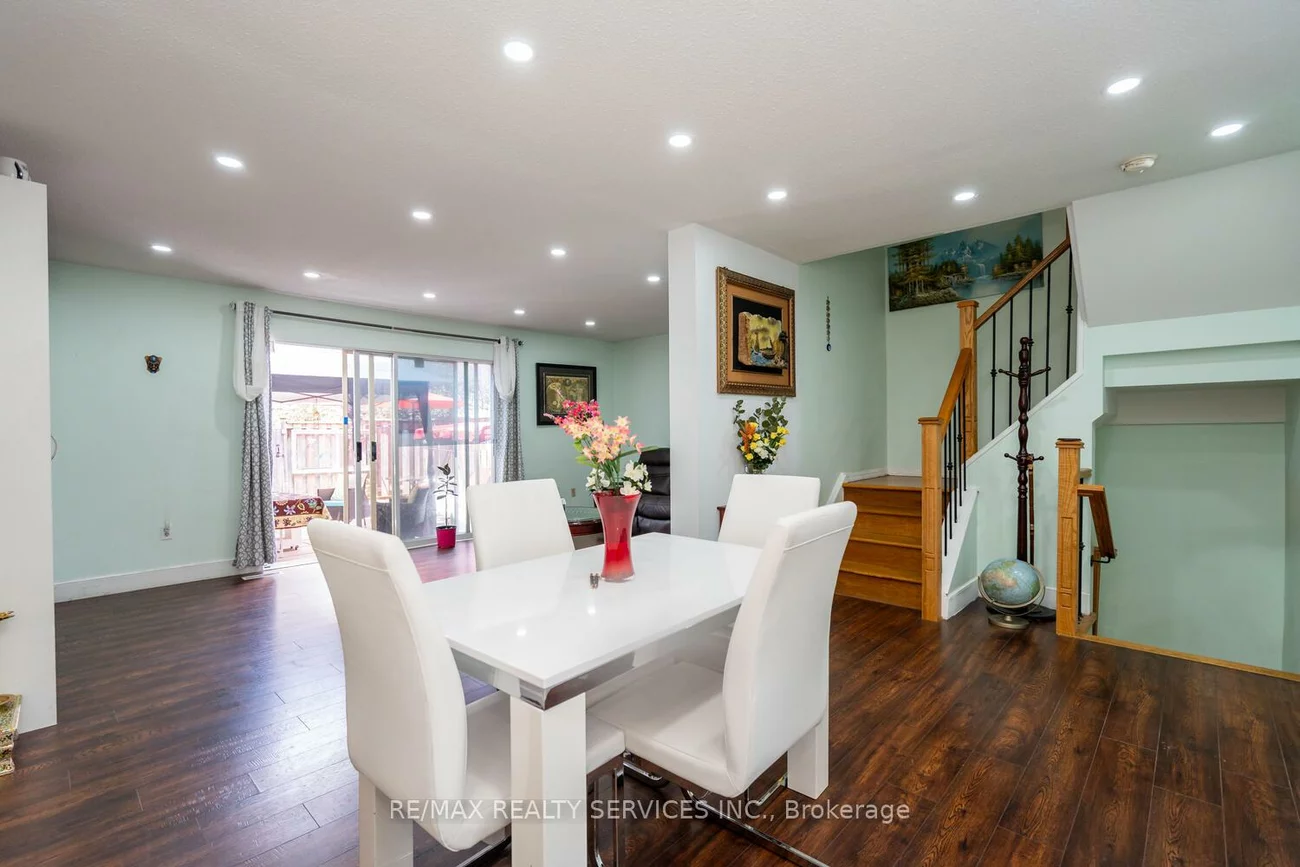 2825, Gananoque, Meadowvale, Mississauga