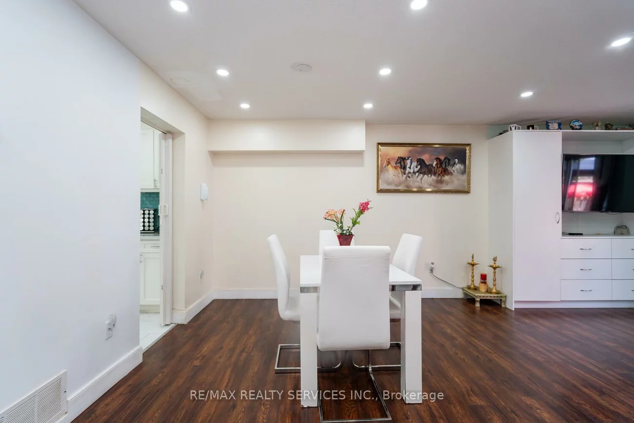 2825, Gananoque, Meadowvale, Mississauga