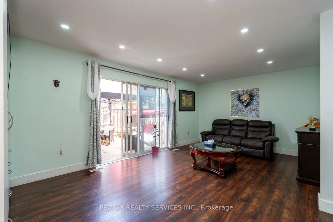 2825, Gananoque, Meadowvale, Mississauga