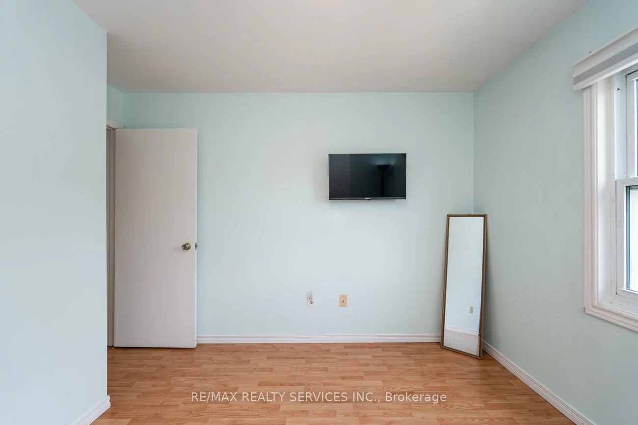 2825, Gananoque, Meadowvale, Mississauga