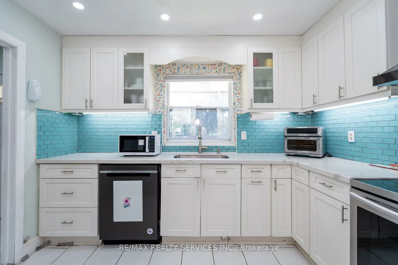 2825, Gananoque, Meadowvale, Mississauga