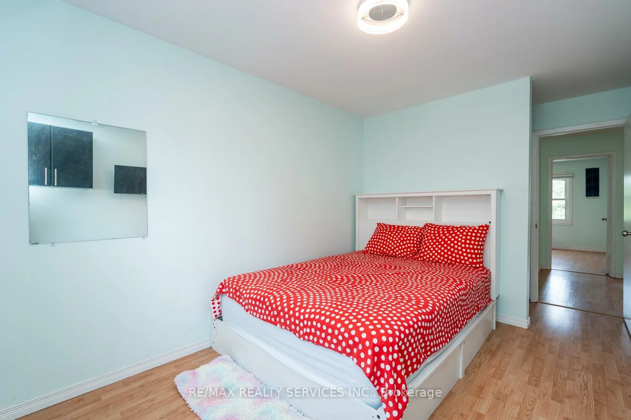 2825, Gananoque, Meadowvale, Mississauga