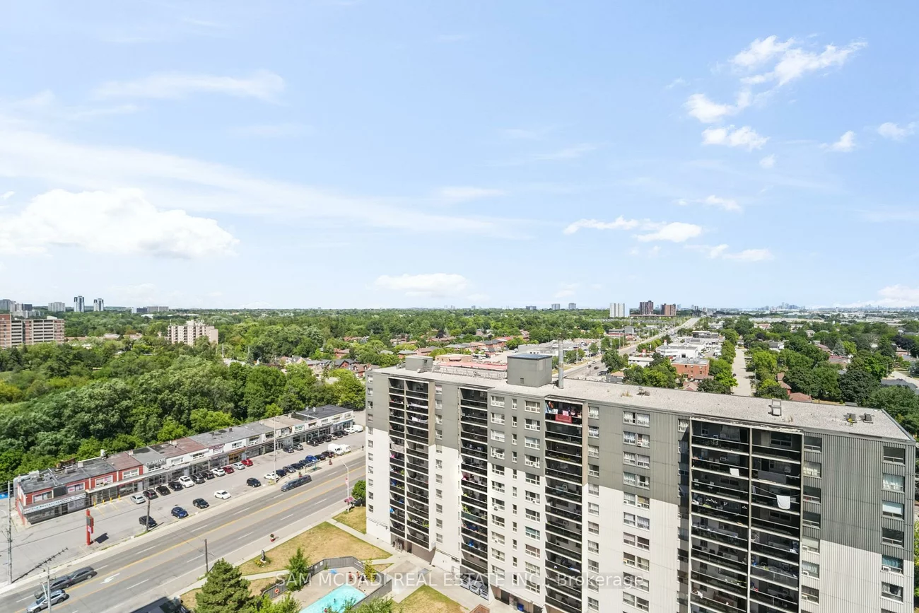 86, Dundas, Cooksville, Mississauga