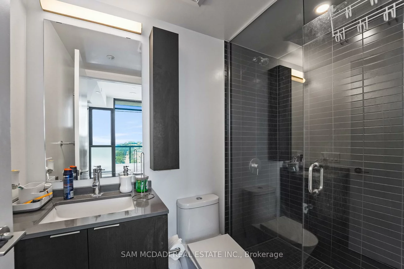 86, Dundas, Cooksville, Mississauga