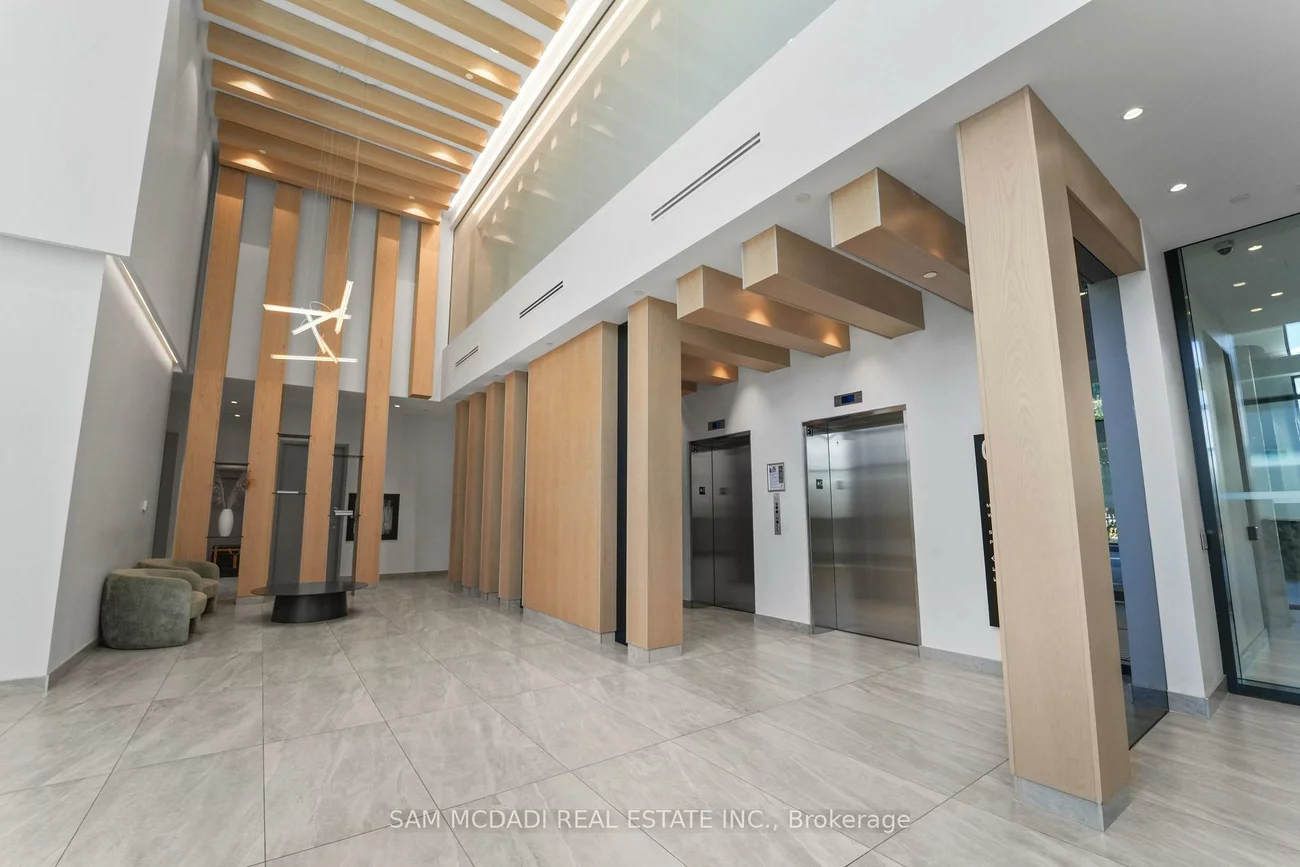 86, Dundas, Cooksville, Mississauga