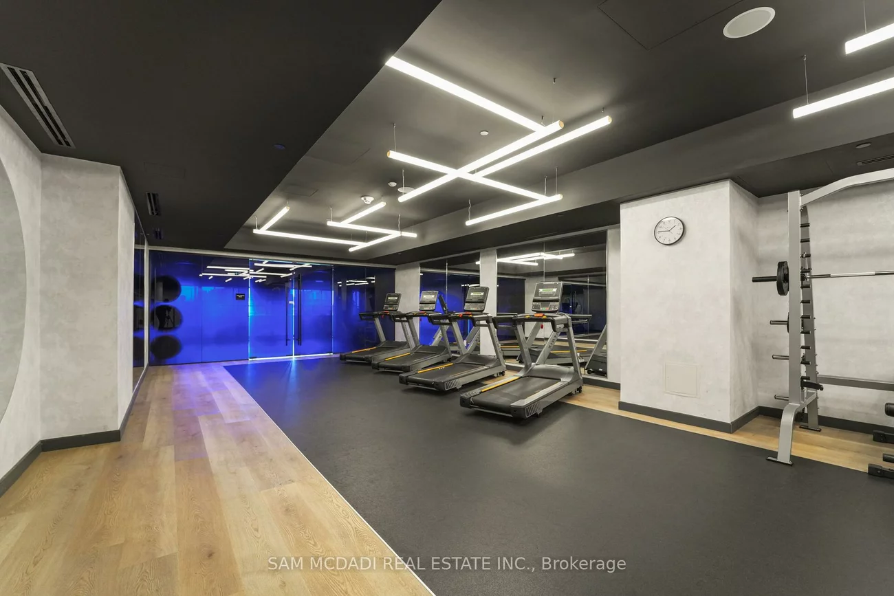 86, Dundas, Cooksville, Mississauga