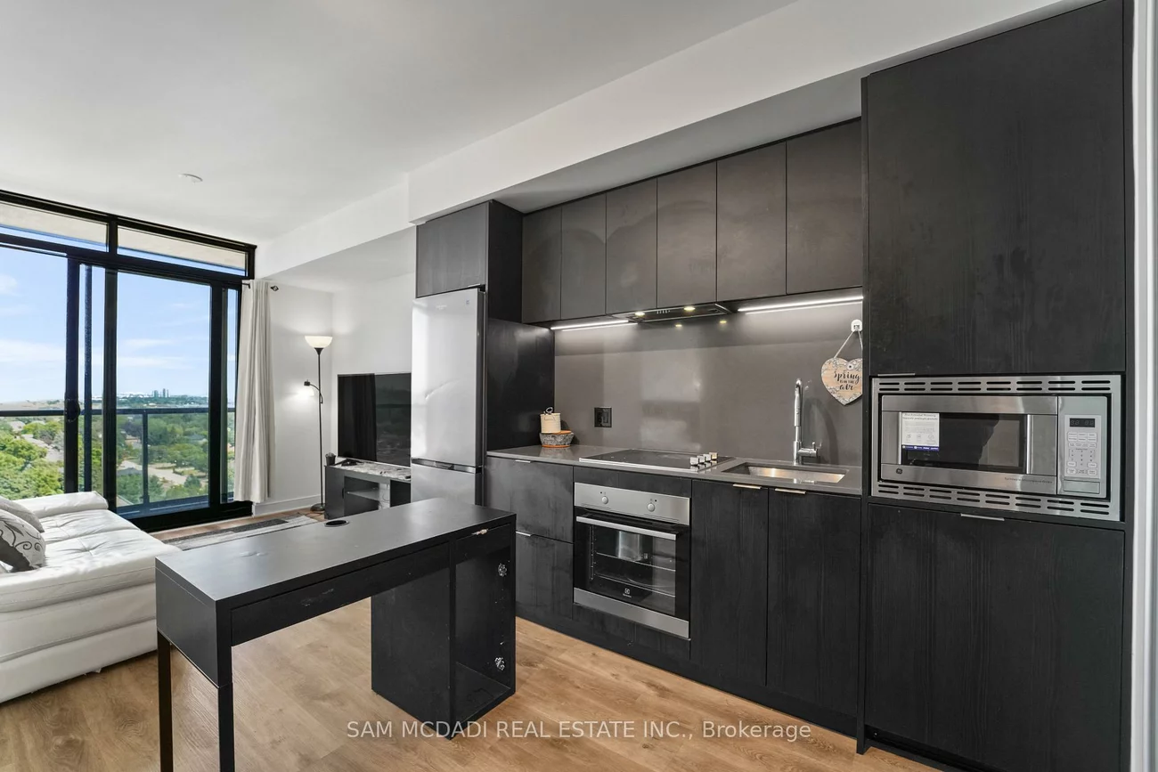 86, Dundas, Cooksville, Mississauga
