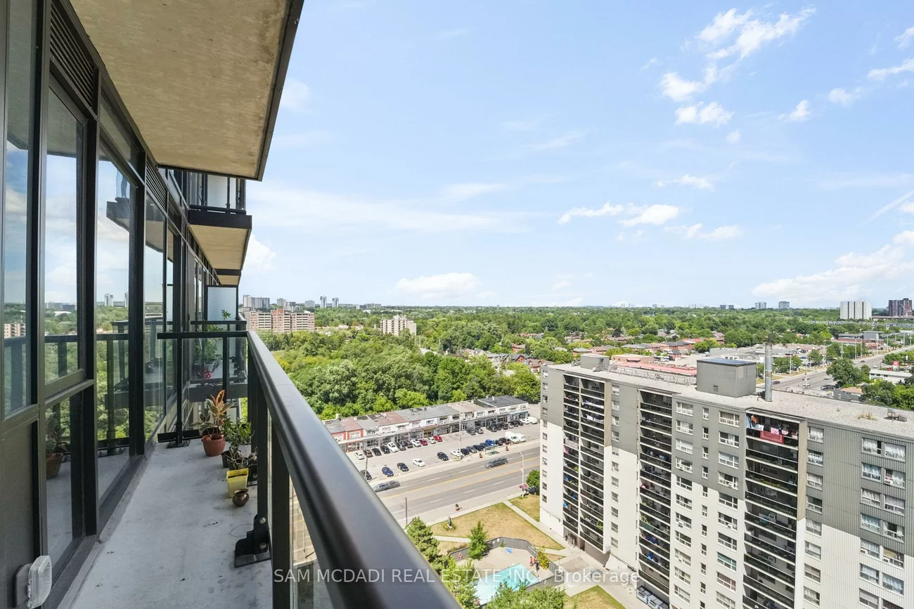 86, Dundas, Cooksville, Mississauga