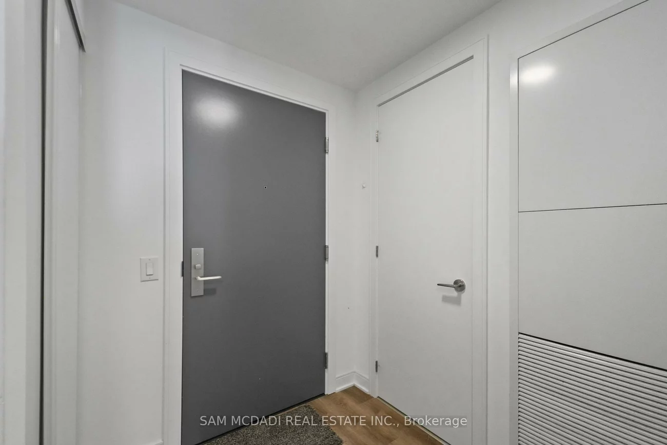 86, Dundas, Cooksville, Mississauga