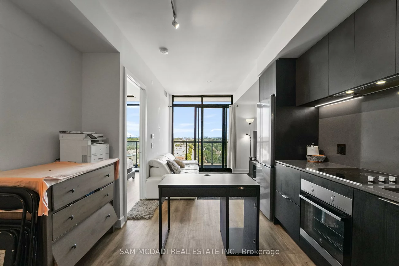 86, Dundas, Cooksville, Mississauga