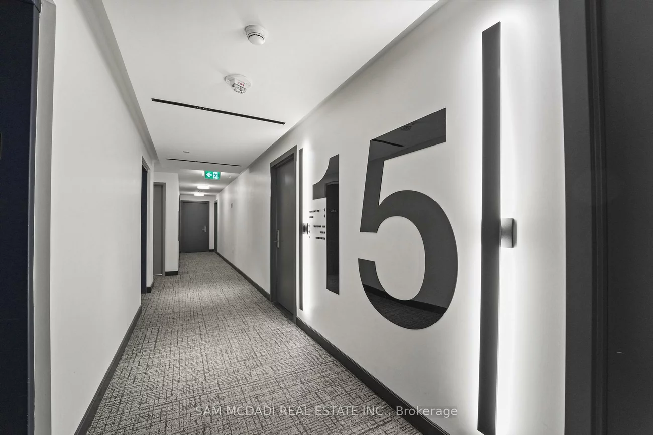 86, Dundas, Cooksville, Mississauga