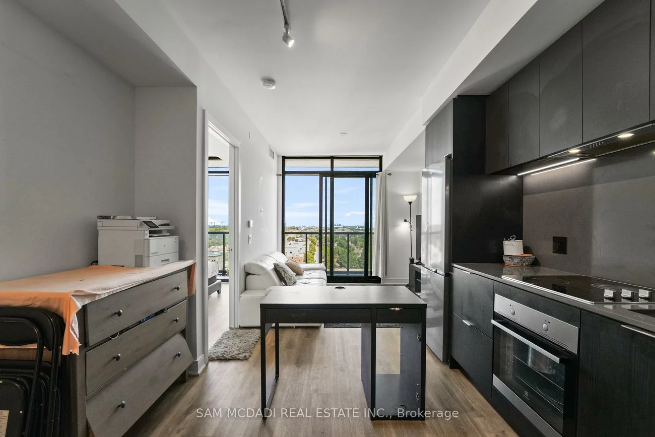 86, Dundas, Cooksville, Mississauga