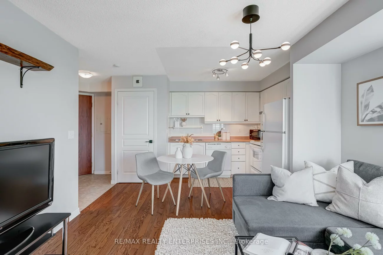 2545, Erin Centre, Central Erin Mills, Mississauga