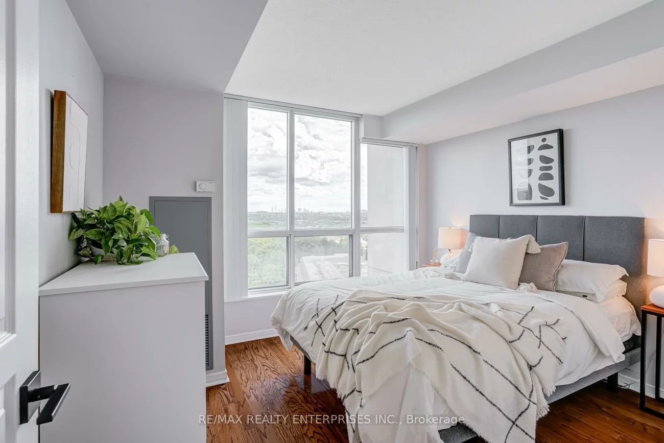 2545, Erin Centre, Central Erin Mills, Mississauga