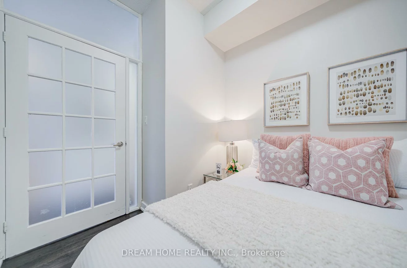 4070, Confederation, City Centre, Mississauga