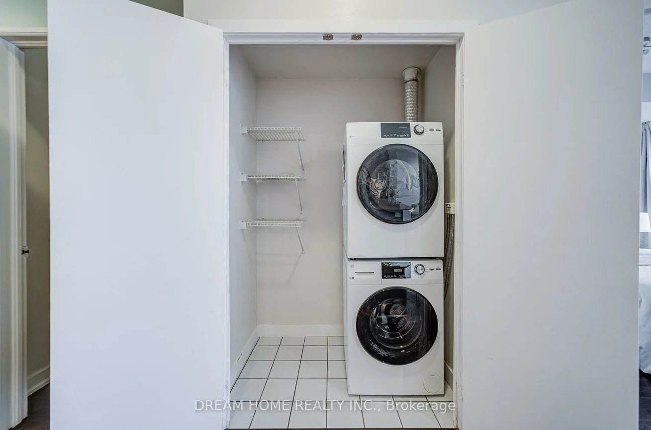 4070, Confederation, City Centre, Mississauga