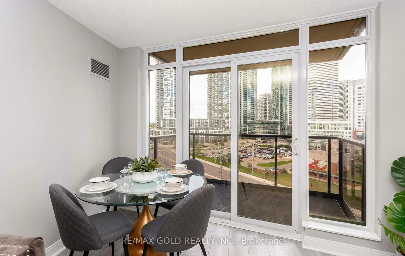 330, Burnhamthorpe, City Centre, Mississauga