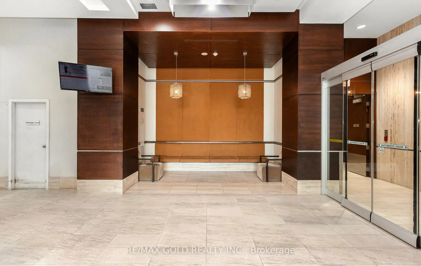 330, Burnhamthorpe, City Centre, Mississauga