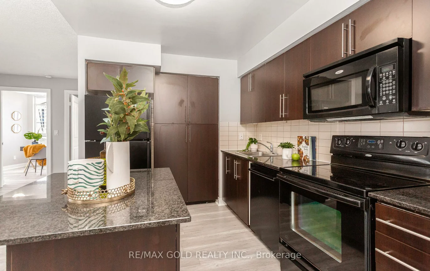 330, Burnhamthorpe, City Centre, Mississauga