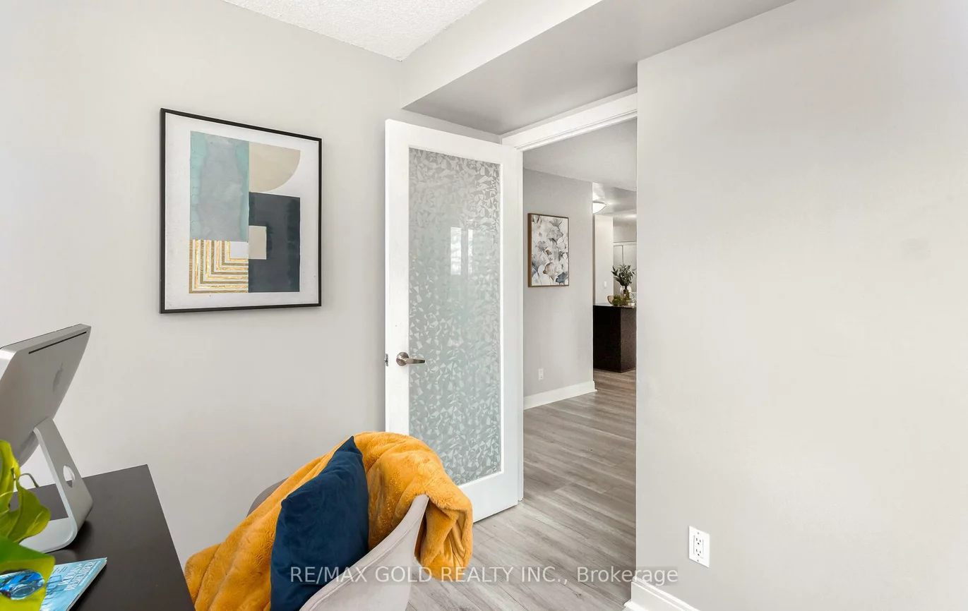 330, Burnhamthorpe, City Centre, Mississauga