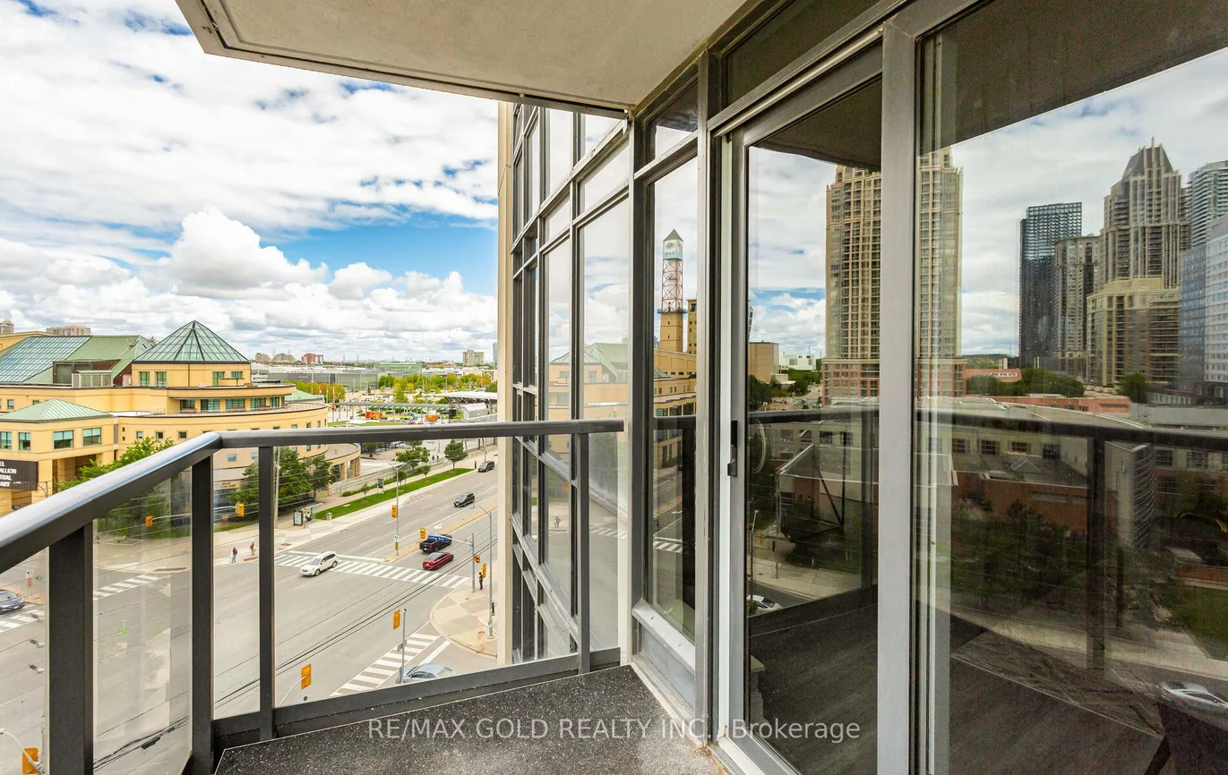 330, Burnhamthorpe, City Centre, Mississauga