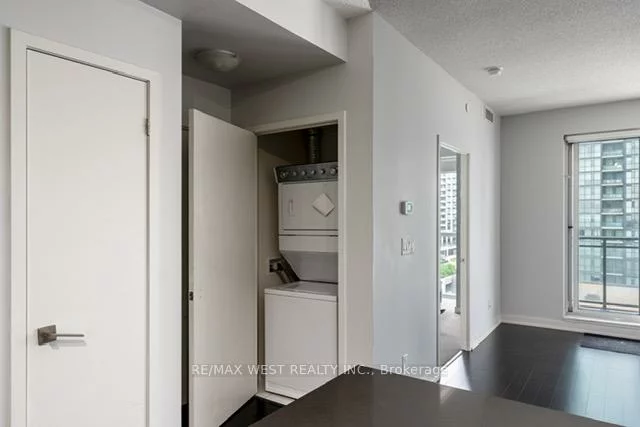 4011, Brickstone, City Centre, Mississauga