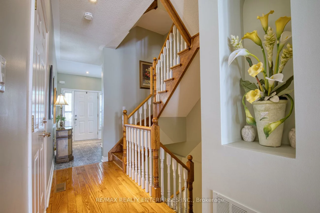 23, Ellen, Streetsville, Mississauga