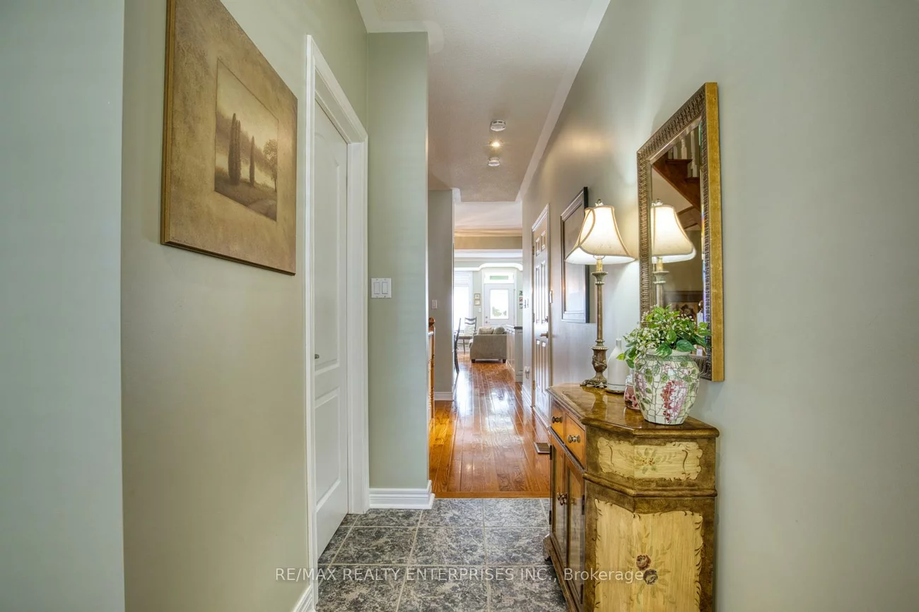 23, Ellen, Streetsville, Mississauga