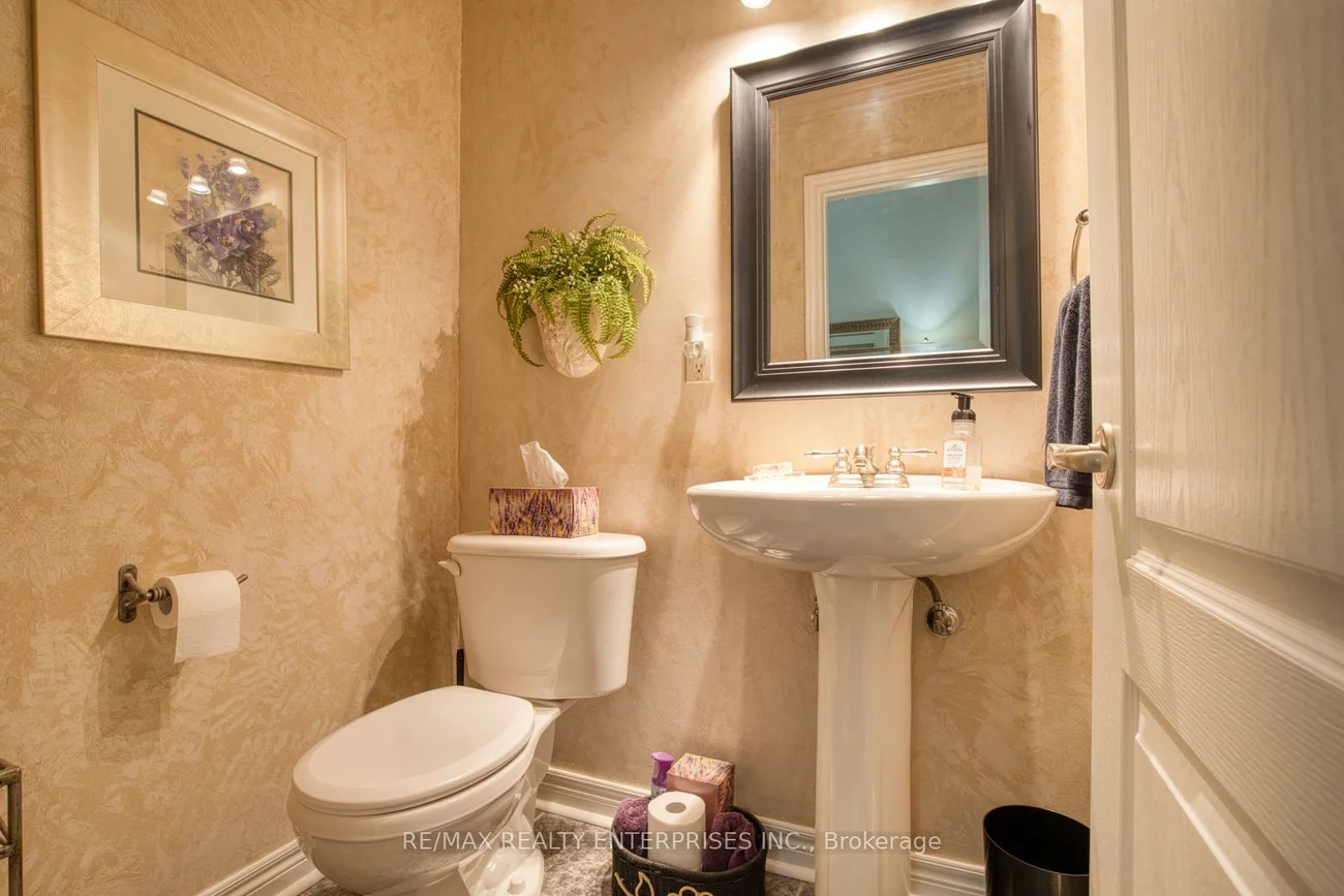 23, Ellen, Streetsville, Mississauga