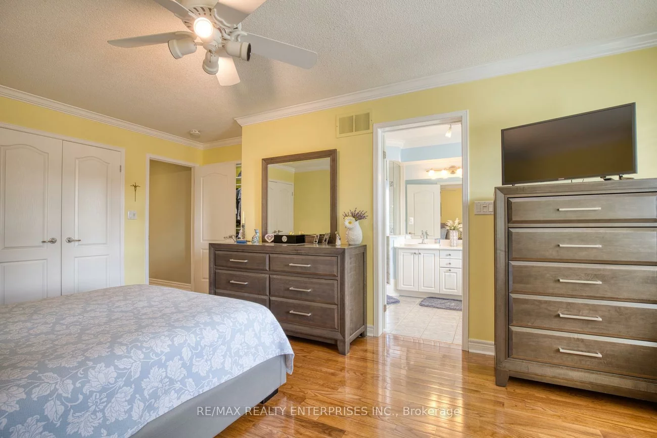 23, Ellen, Streetsville, Mississauga