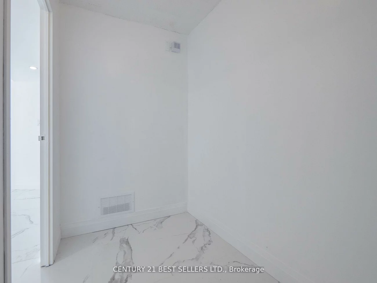 3650, Kaneff, Mississauga Valleys, Mississauga