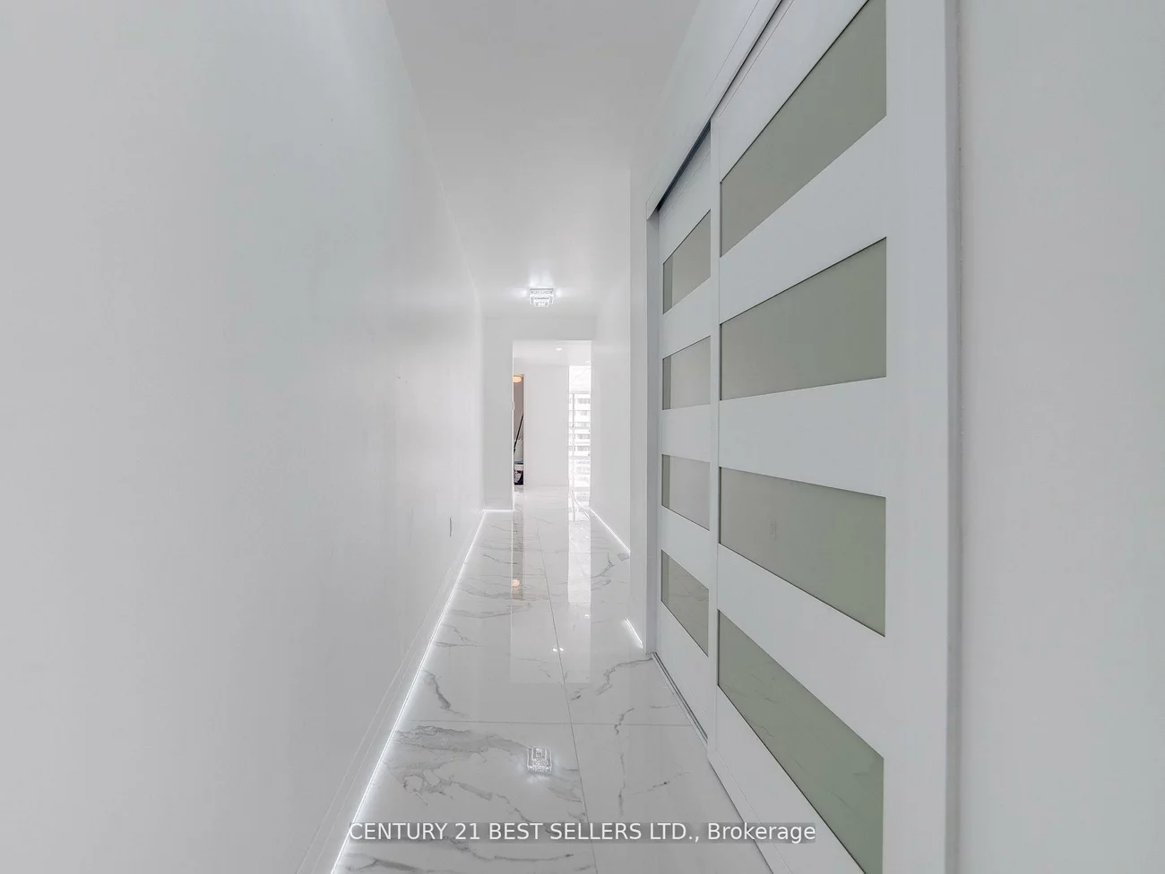 3650, Kaneff, Mississauga Valleys, Mississauga