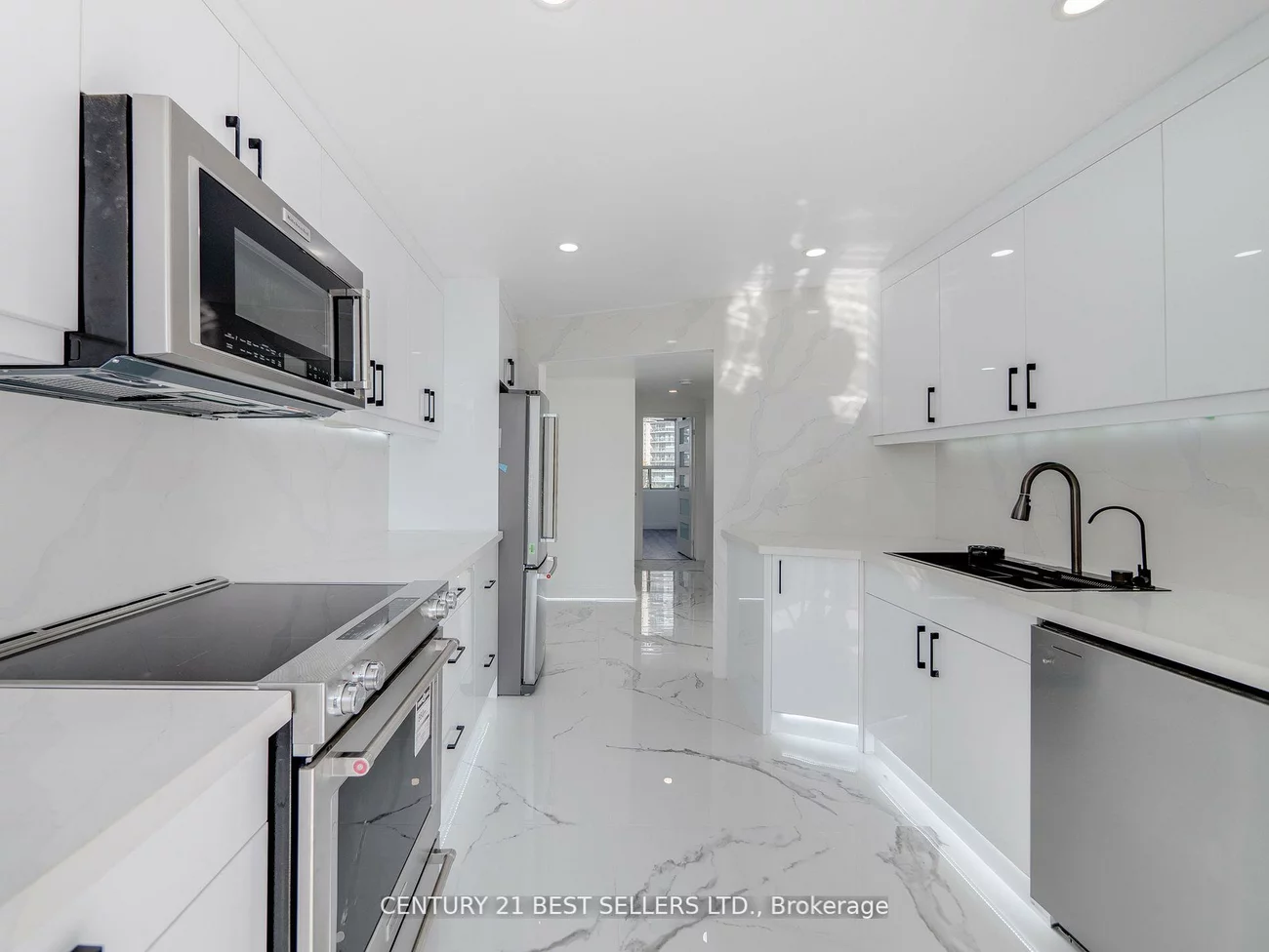 3650, Kaneff, Mississauga Valleys, Mississauga