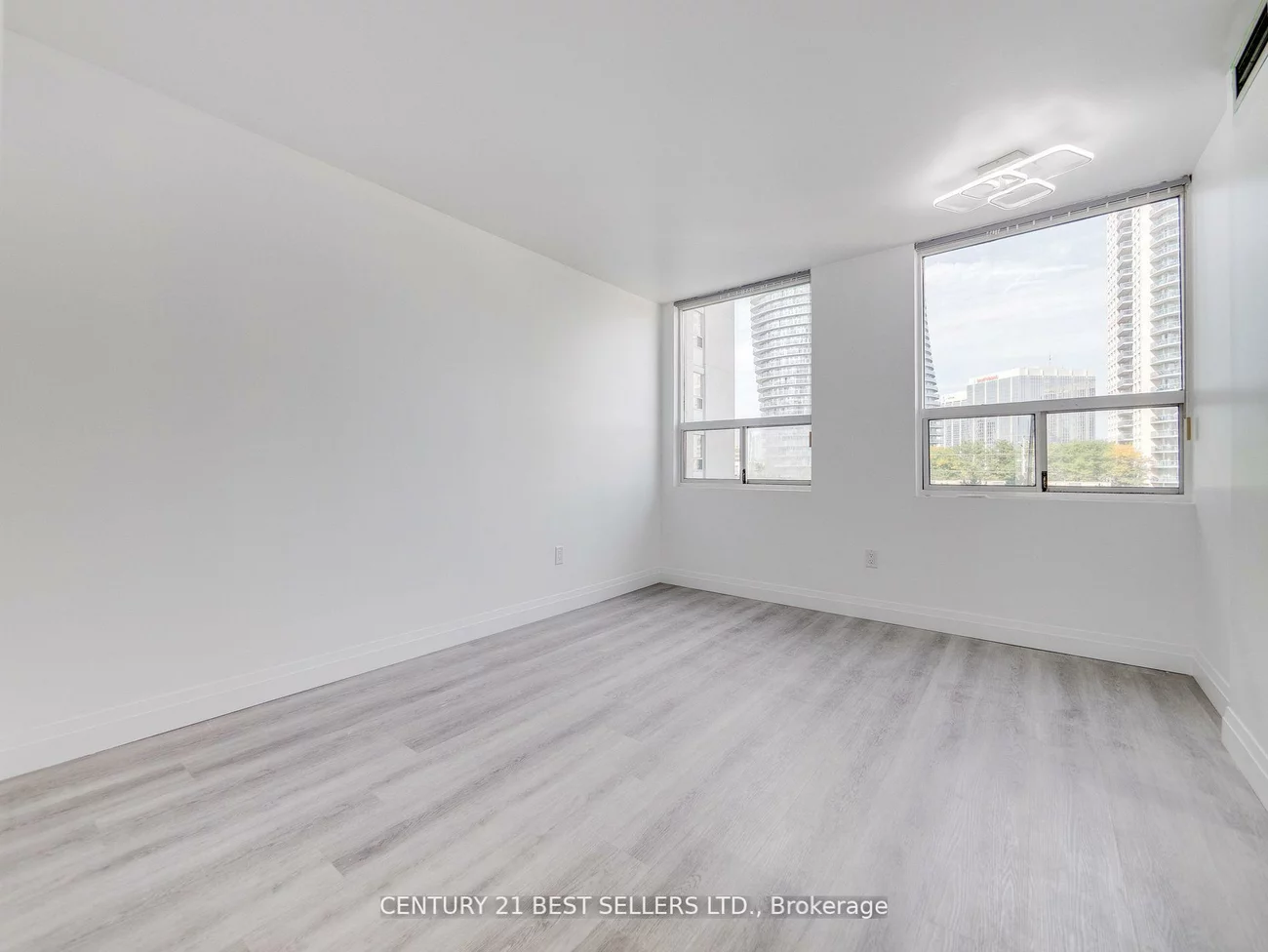 3650, Kaneff, Mississauga Valleys, Mississauga