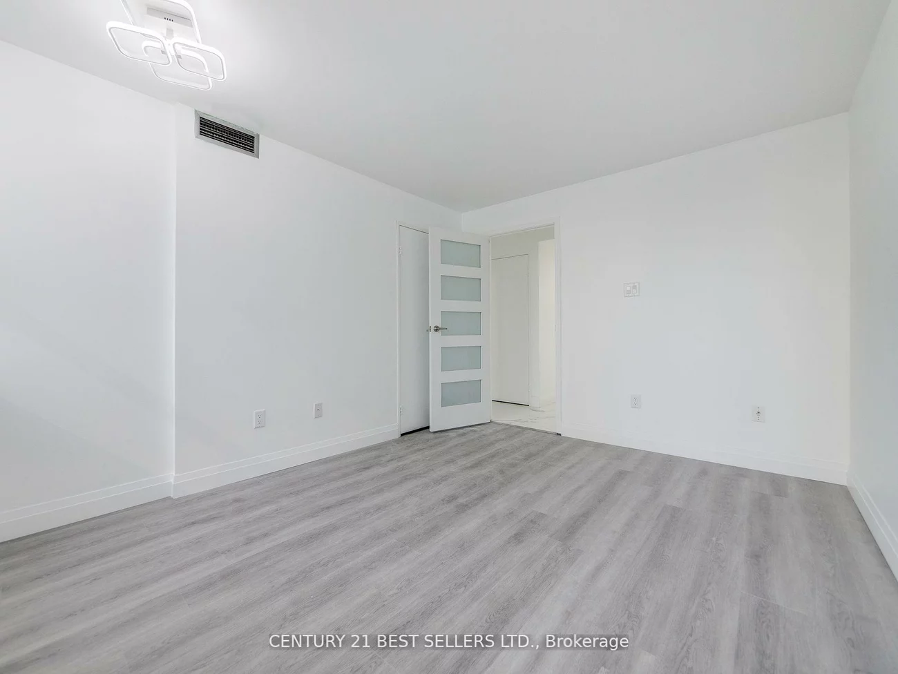 3650, Kaneff, Mississauga Valleys, Mississauga