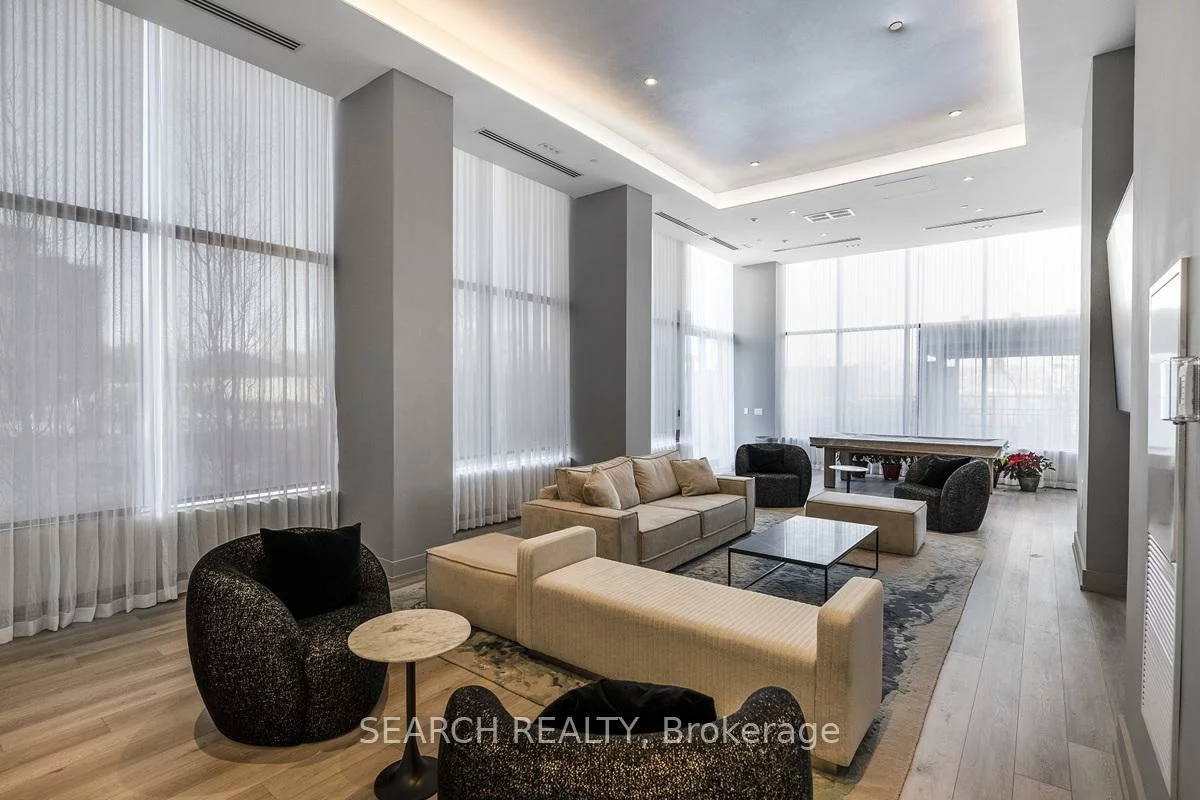 1063, Douglas McCurdy, Lakeview, Mississauga