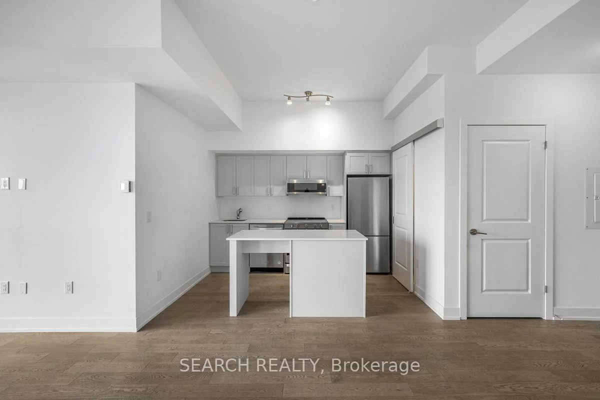 1063, Douglas McCurdy, Lakeview, Mississauga