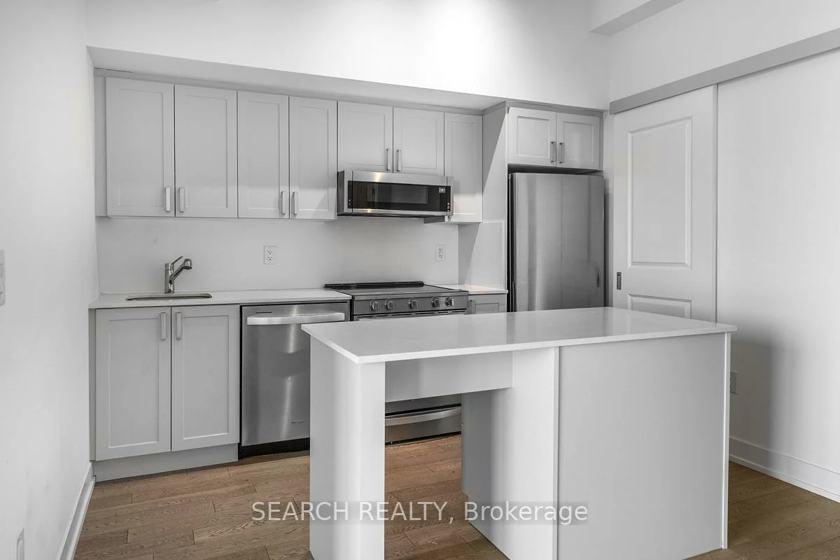 1063, Douglas McCurdy, Lakeview, Mississauga