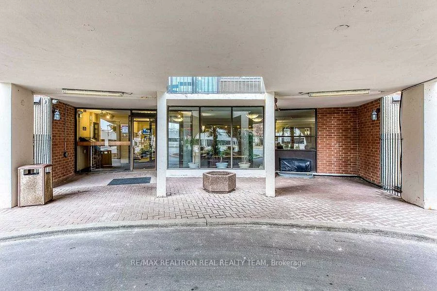 20, Mississauga Valley, Mississauga Valleys, Mississauga