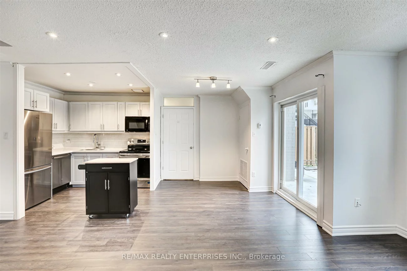 2001, Bonnymede, Clarkson, Mississauga