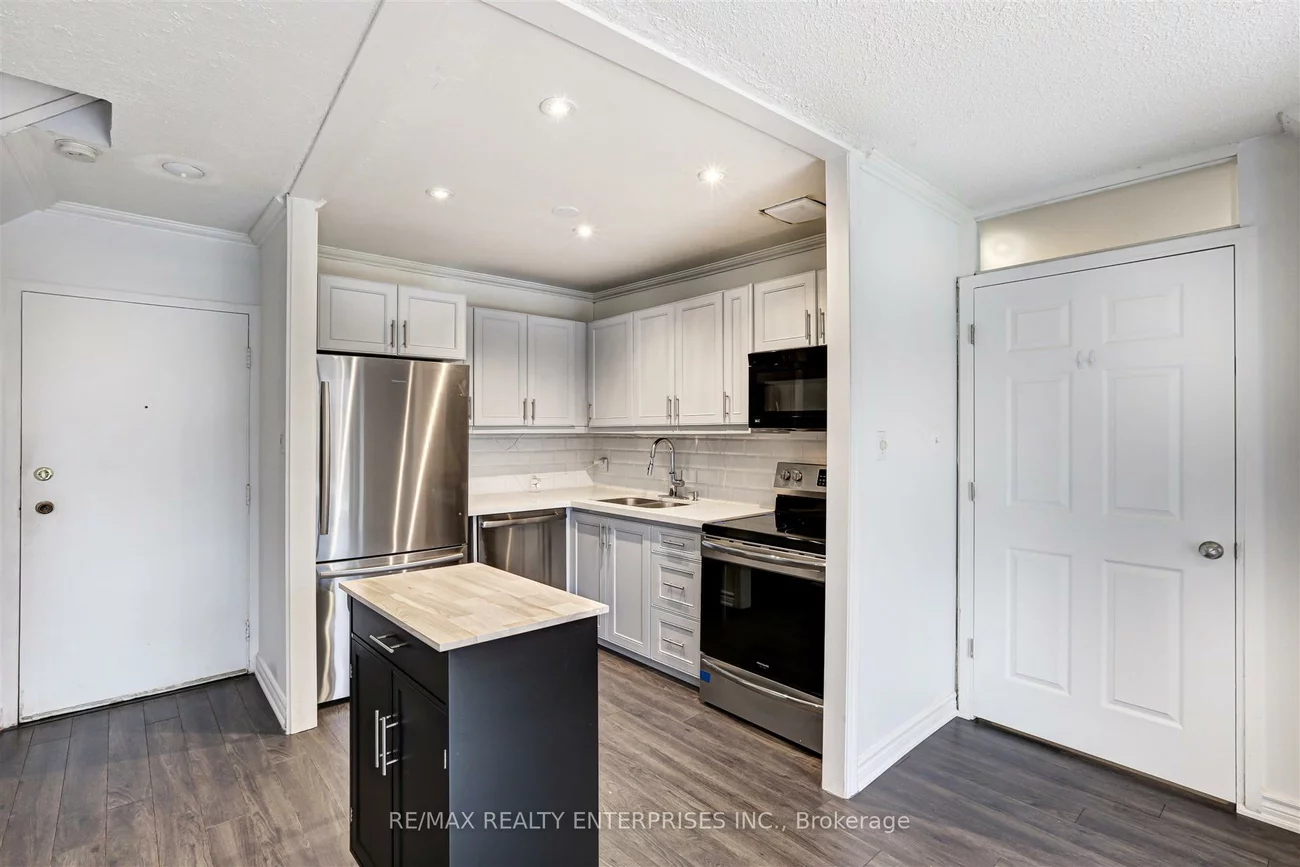 2001, Bonnymede, Clarkson, Mississauga