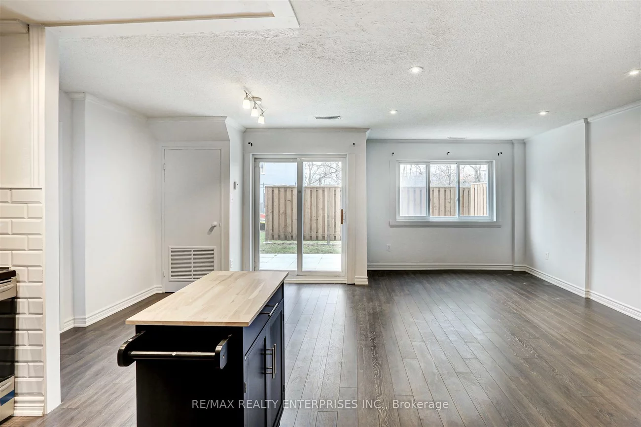 2001, Bonnymede, Clarkson, Mississauga