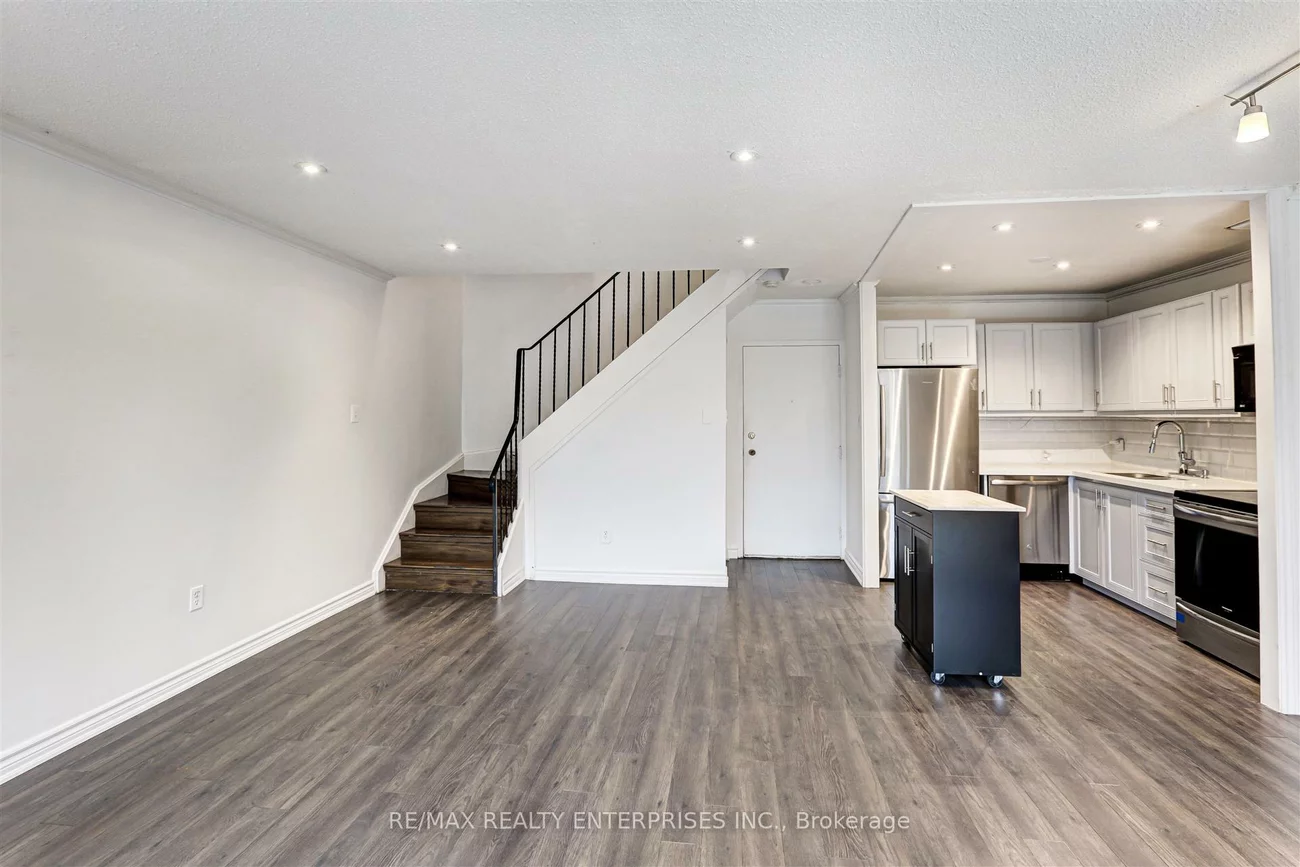 2001, Bonnymede, Clarkson, Mississauga