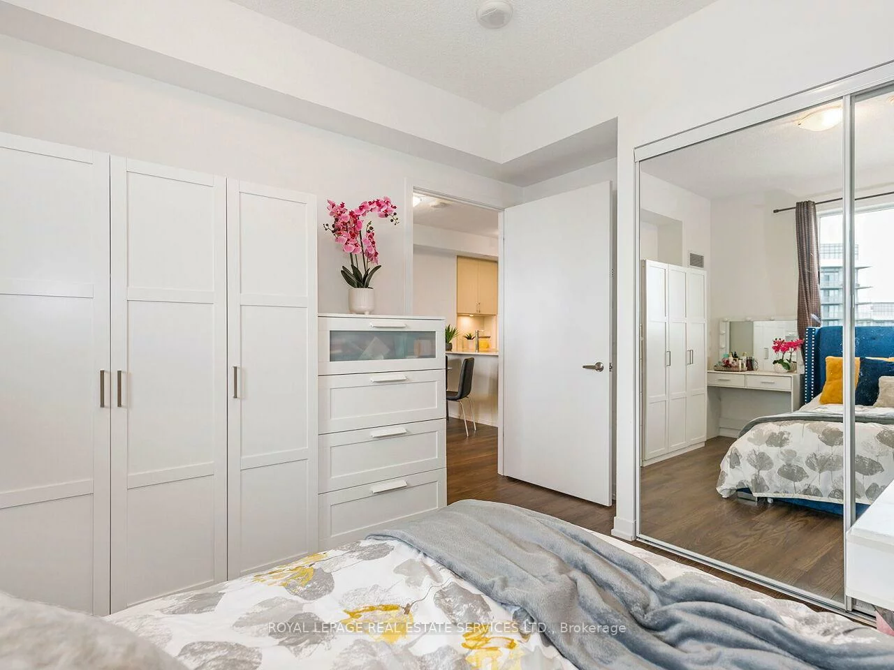 2560, Eglinton, Central Erin Mills, Mississauga