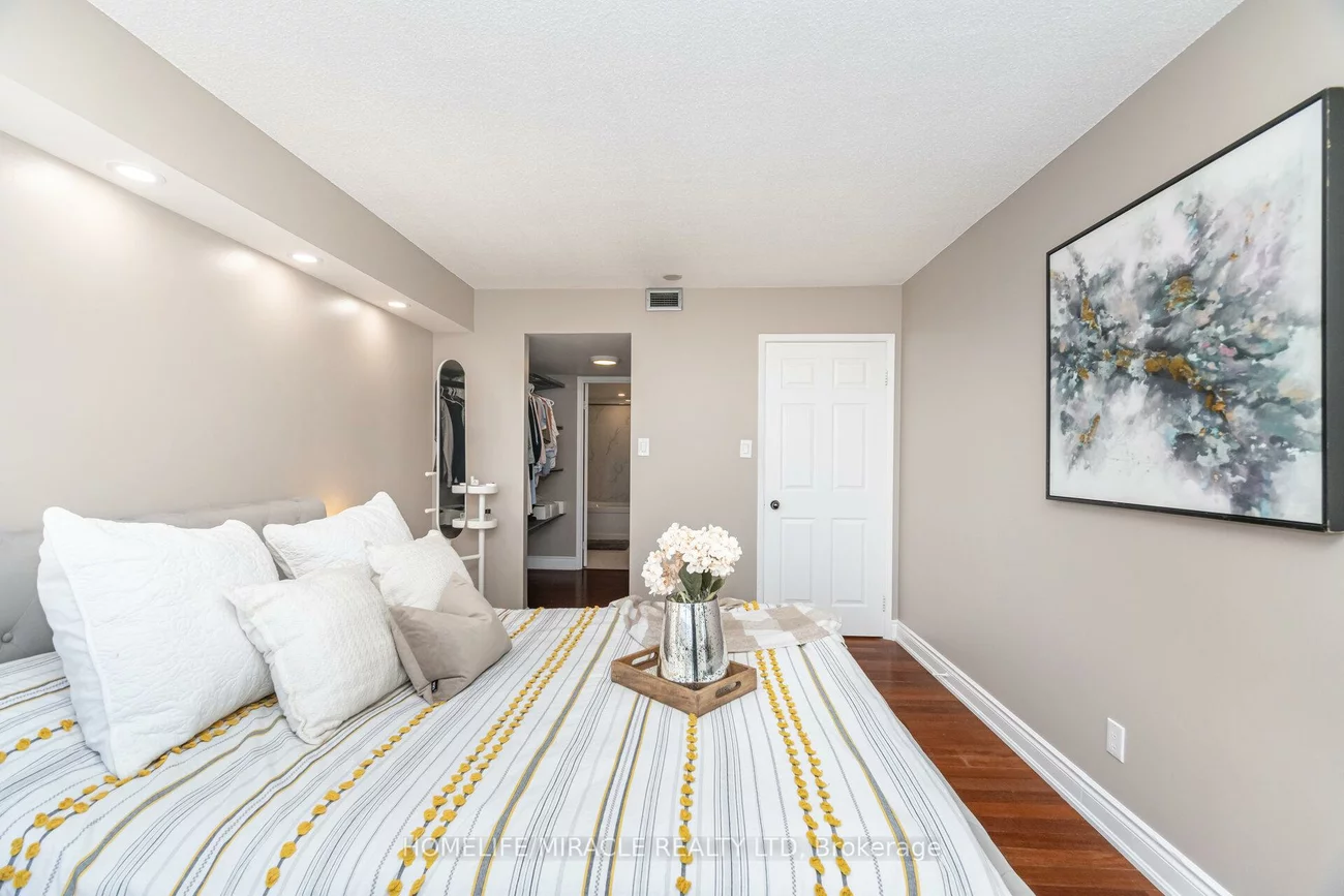 50, eglinton, Hurontario, Mississauga