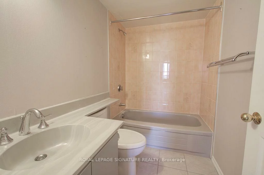 1271, Walden, Clarkson, Mississauga